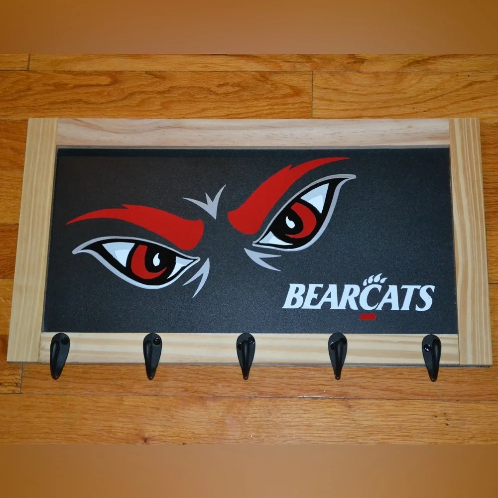 Cincinnati Bearcats black and red wooden wall hook decor